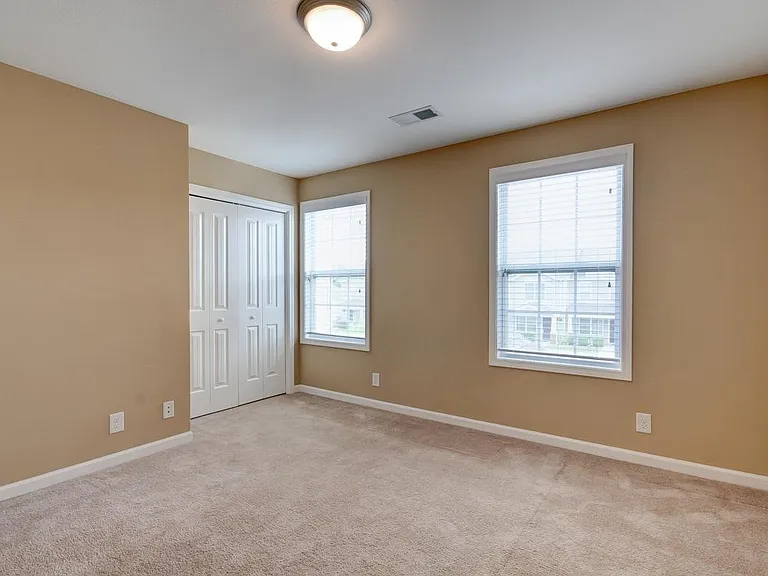 310 Sam Houston Cir — Photo 8