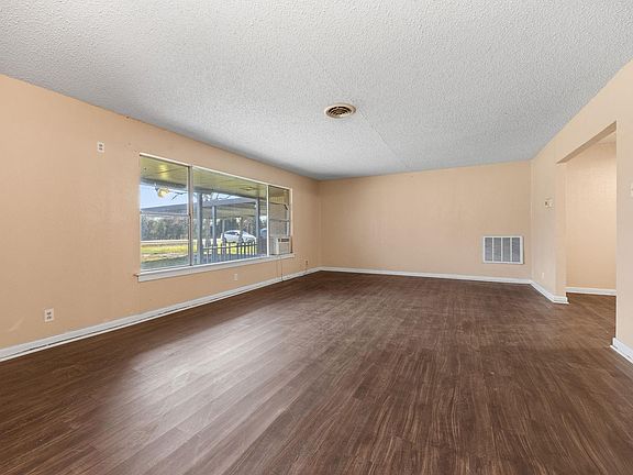 5th image of 13038 4th St