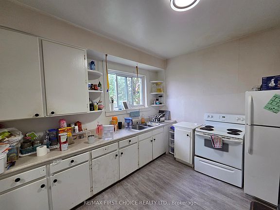 5th image of 115 Cameron St
