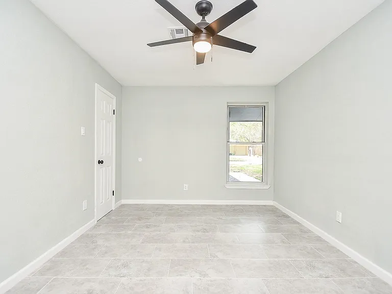5850 Duxbury St — Photo 26
