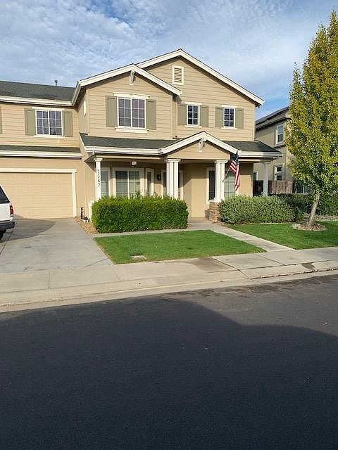 1st image of 2067 Woodbine Ave