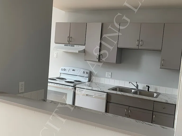 214-216 Andrews St — Photo 6