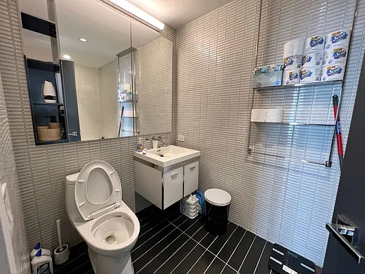 Rented by New Group Realty, Inc. | media 11