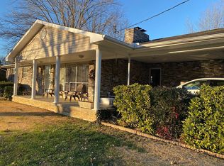 123 Hillis Dr, Pigeon Forge, TN 37863