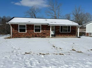 8029 Ray Dr, Ashland, KY 41102