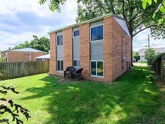 4th image of 2045-2047 SW 20th St SW