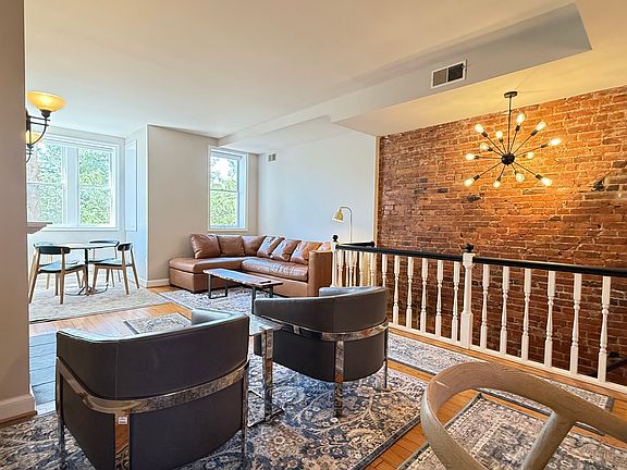 4th image of 1118 F St NE APT 3