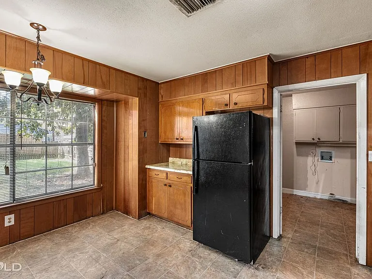 2935 Salem Dr — Photo 12