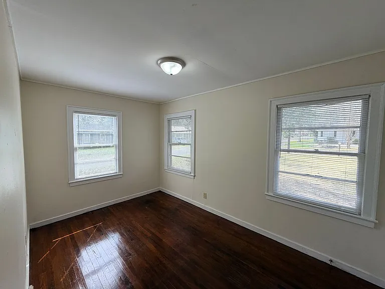 1701 N Troup St — Photo 12