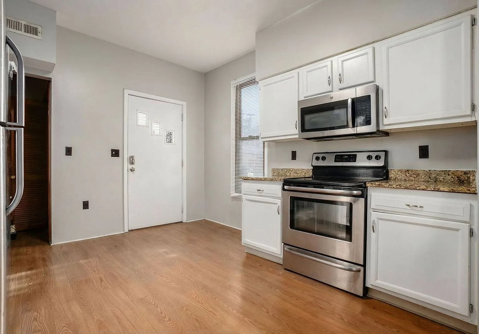 3 bed, 1.0 bath, $1,599 — Photo 2