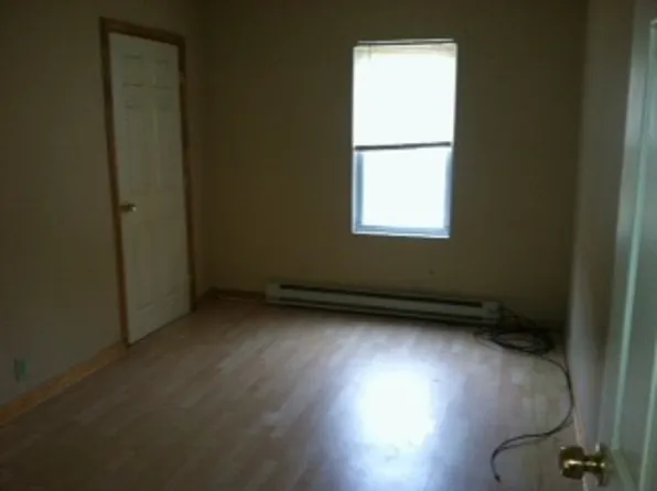 229 N Main St #1, Webster, MA 01570