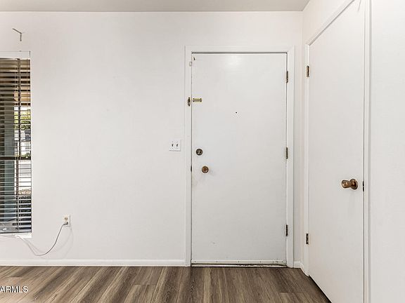 4th image of 10803 W CAMELOT Circle