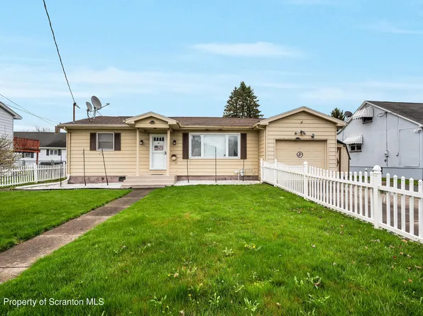 626 Cypress St, Throop, PA 18512