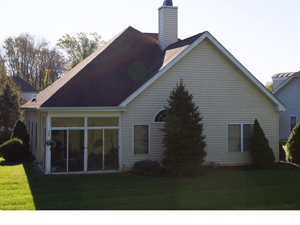 2nd image of 145 Silver Tail Ln
