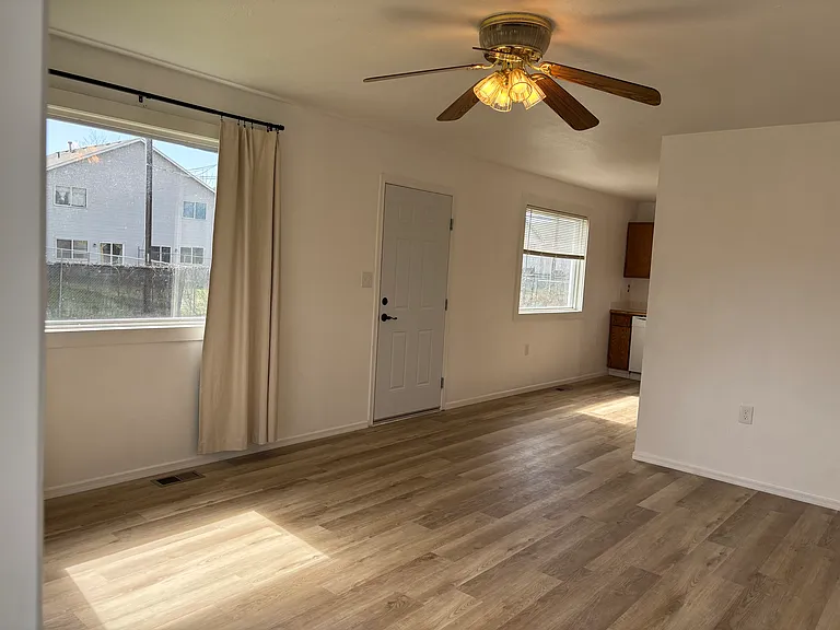 1117 N Cook St — Photo 2