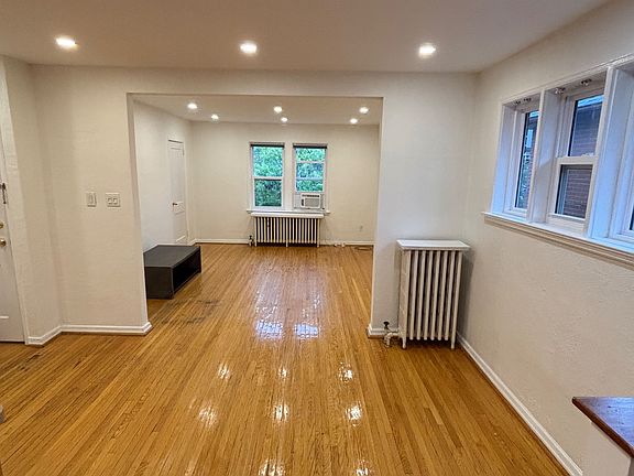 2nd image of 75 Burnaby Blvd