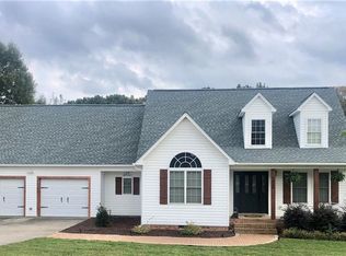 4028 Sundance Dr, Walnut Cove, NC 27052