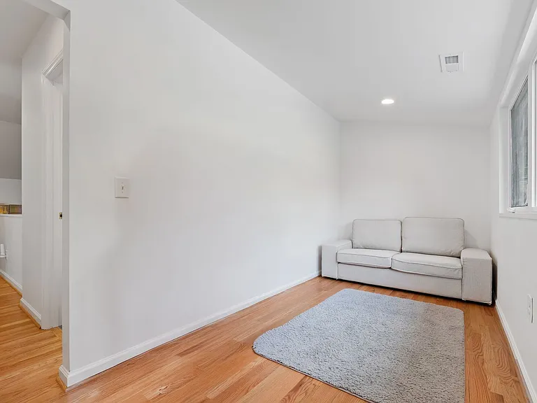 111 Bel Arbor Ln — Photo 16