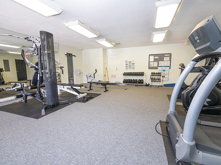 415 Parkdale Dr #18C — Photo 35