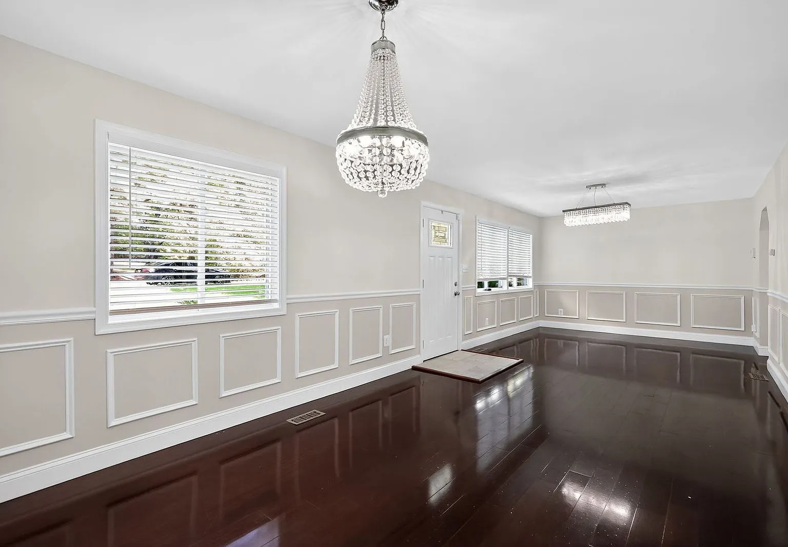4 bed, 2.0 bath, 2075 sqft, $3,095 — Photo 2