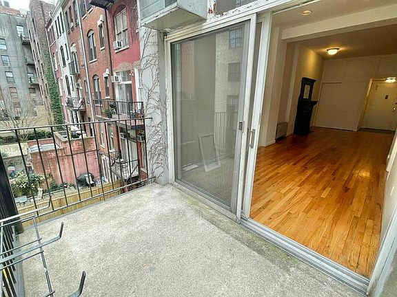 5th image of 65 W 85th St #2B1