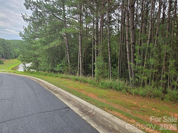 3rd image of 5582 Bridgewater Dr #206