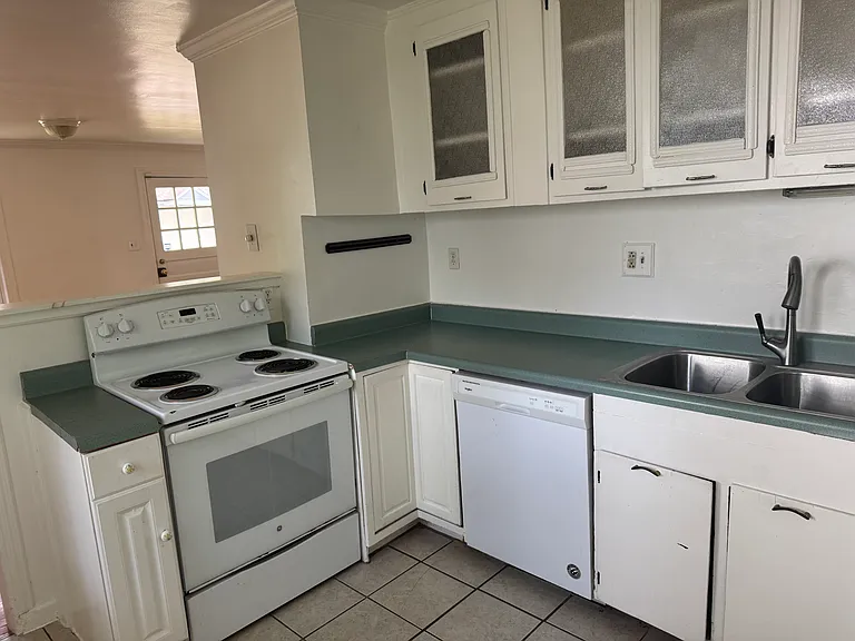 1803 Bivins St — Photo 7