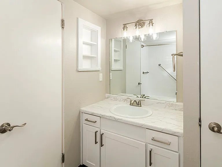 25 Broadmoor — Photo 16