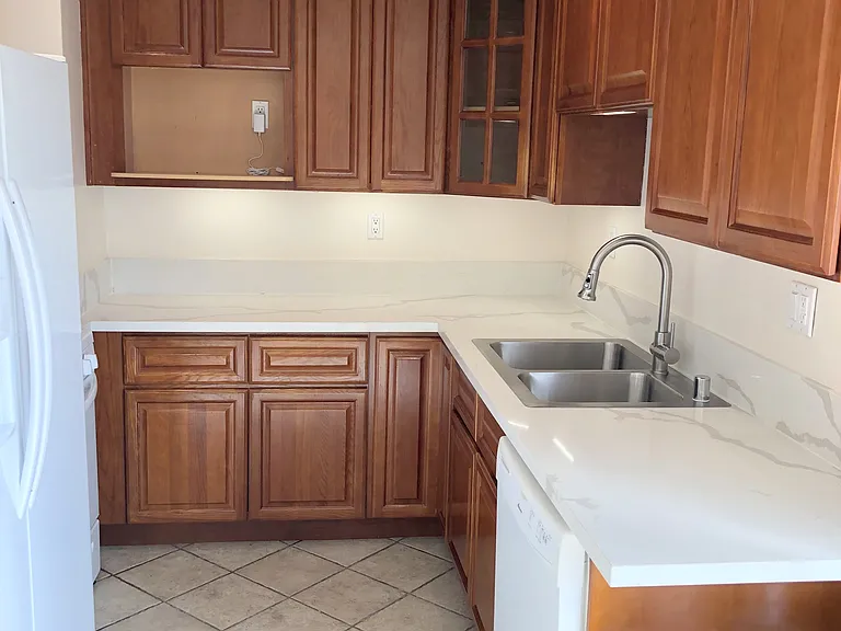 419 Avenue G — Photo 16