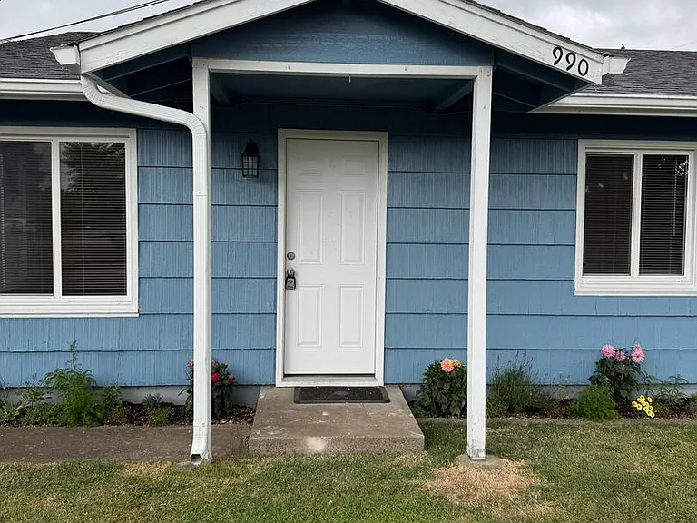 990 W 10th Ave — Photo 4