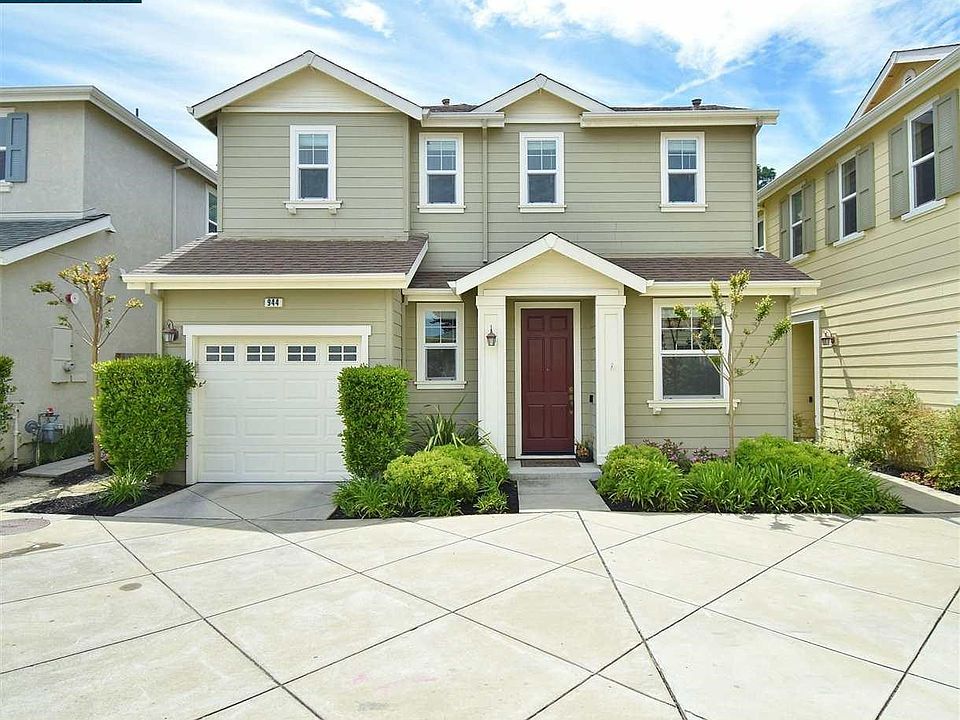 1st image of 944 Shadow Hill Dr