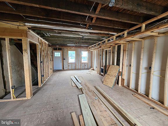 5th image of 4907 Edgemere Ave