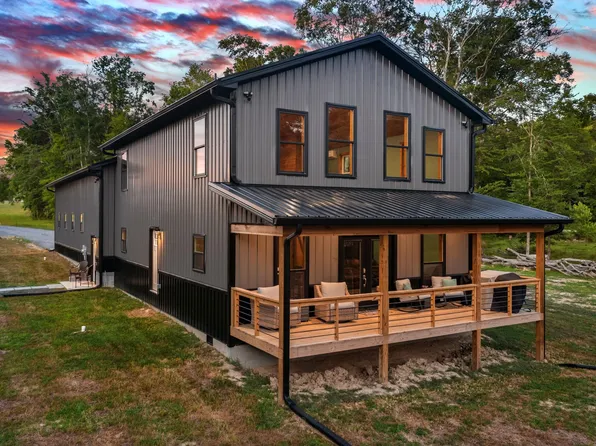 1689 E Highway 25 #70, Dandridge, TN 37725