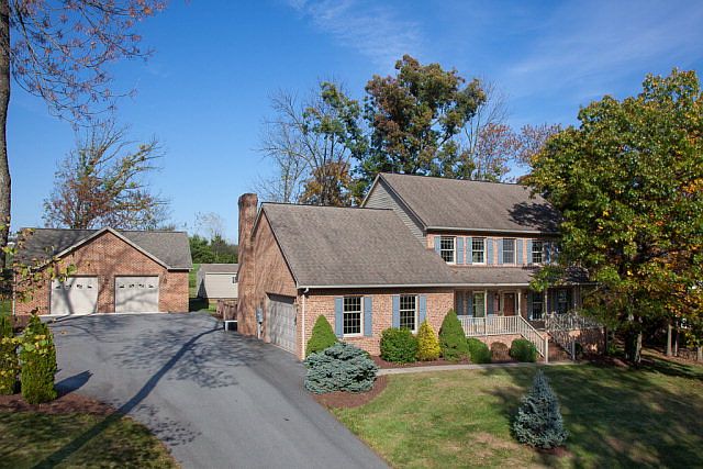 1st image of 1022 Wyndham Dr