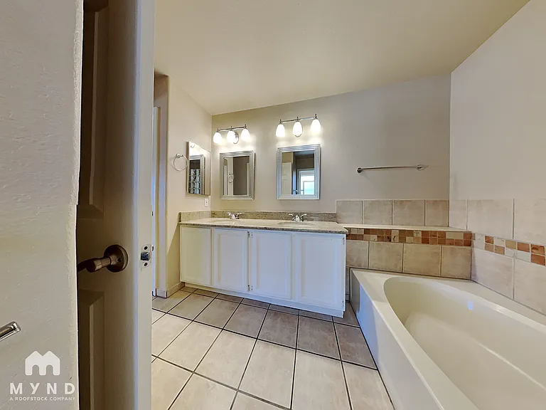 3018 W Laquila Aerie — Photo 17