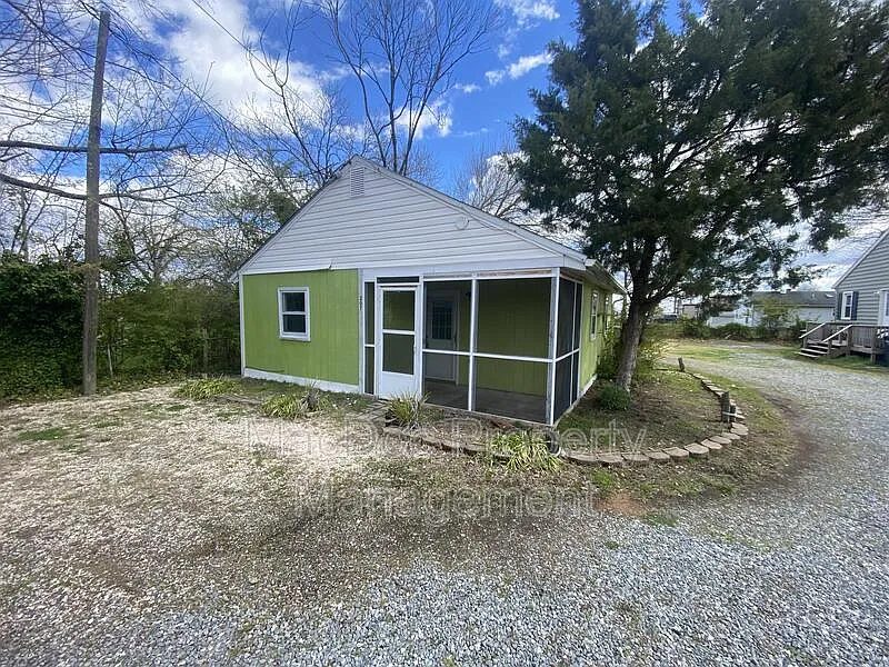 Building Photo - 207 N Irving Ave