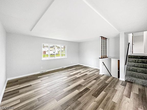 3rd image of 217 Murphy Ave