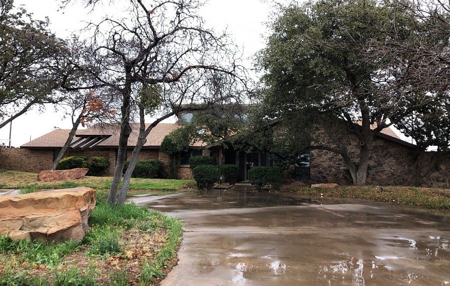 1st image of 14 Brittany Ln