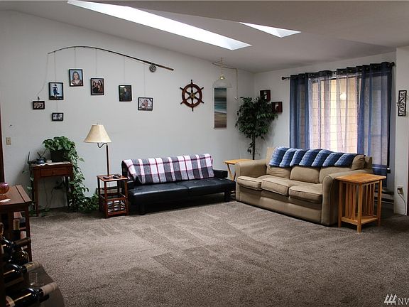 4th image of 299 Dolphin Ave NE