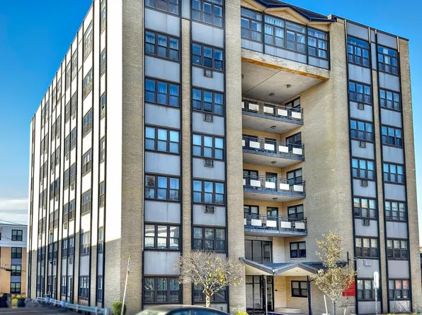 340 Main St APT 703, Melrose, MA 02176