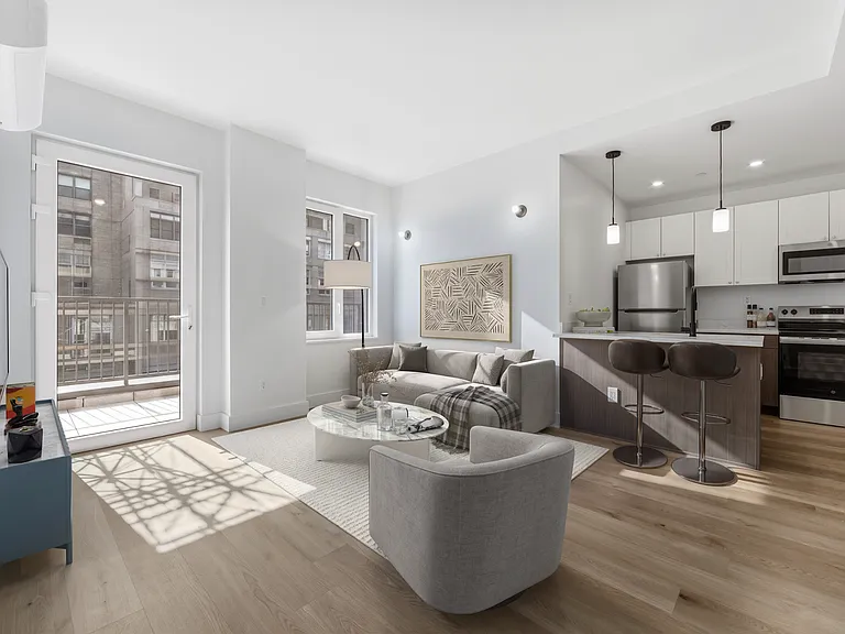 89-25 162nd St #1110 — Photo 3