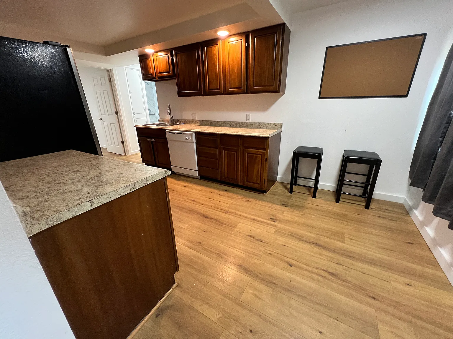 3 bed, 1456 sqft, $2,450 — Photo 3