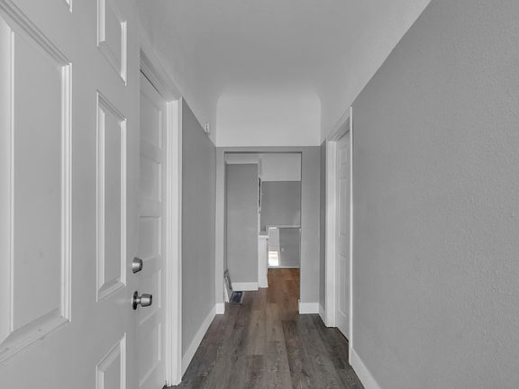2nd image of 1215 S American St