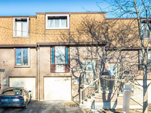 11 Plaisance Rd #3, Richmond Hill, ON L4C 5H1