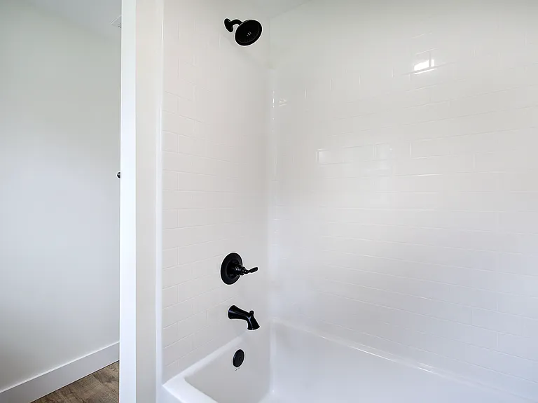 124 Robinhood Dr SE #B — Photo 3