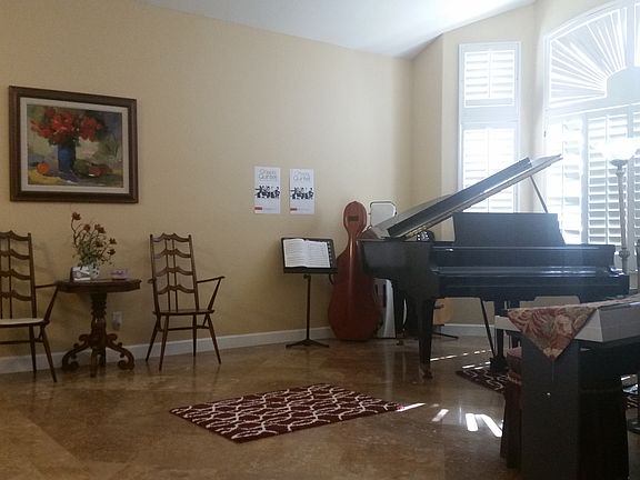 3rd image of 6048 W Potter Dr