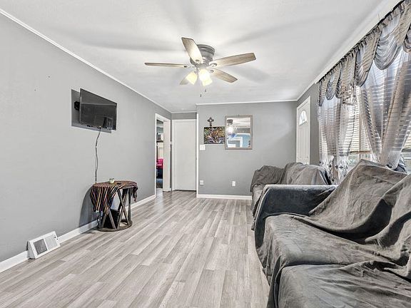 5th image of 3106 Horton St