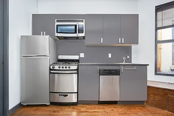 Rented by Compass | media 7