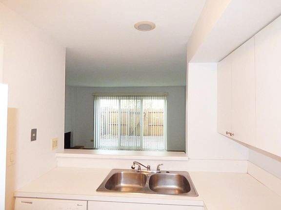 3rd image of 1622 Waxwing Ct