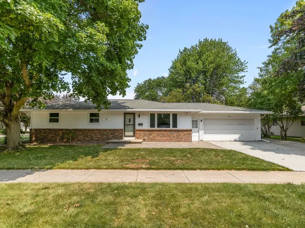 1212 E Harding Dr, Appleton, WI 54915